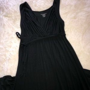 Liz Lange maxi maternity dress